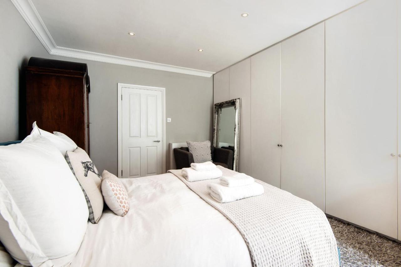 Modern Kensington Home Near Kensington Palace Лондон Экстерьер фото